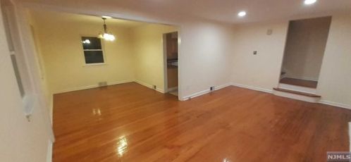 11 Lake Rd, Demarest NJ  07627-2236 exterior