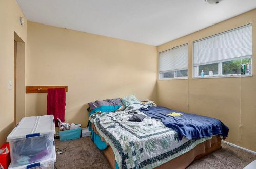 1705 Diamond Ave, Grand Rapids MI 49505-4868 exterior