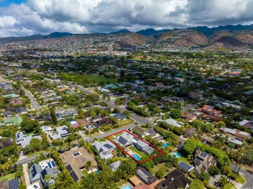 4579 Aukai Ave, Honolulu HI 96816-5205 exterior