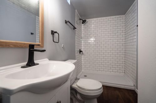 4256 72, Milwaukee WI 53216-1037 exterior