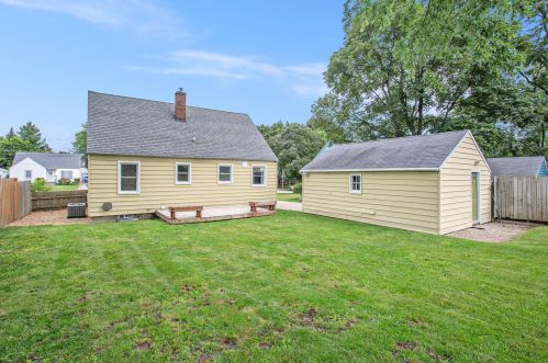 736 Cricklewood St, Wyoming MI exterior