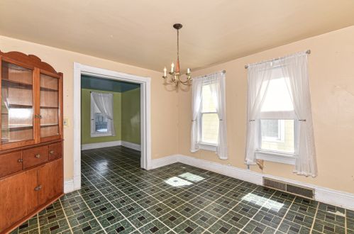 1109 18 St, Milwaukee WI 53233-1131 exterior