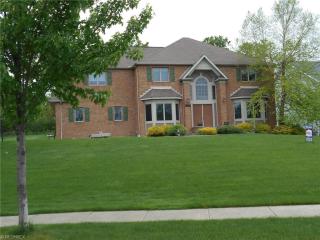 6592 Glen Coe Dr, Cleveland, OH 44141-2883