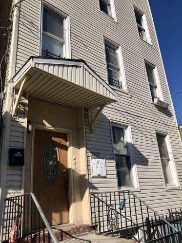 3907 Hudson Ave, Union City NJ 07087-6318 exterior