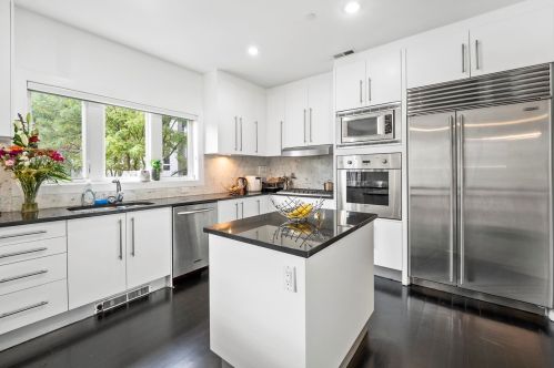 9 Vela Way, Edgewater NJ 07020-1564 exterior