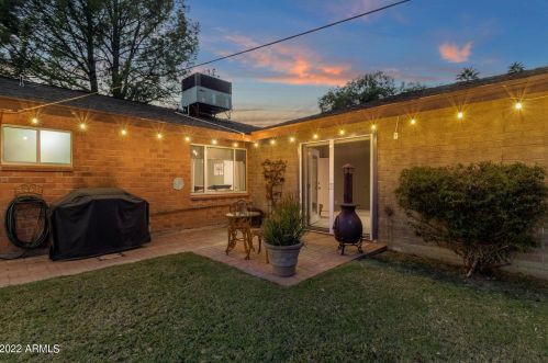 8051 14 Ave, Phoenix AZ 85023-2585 exterior