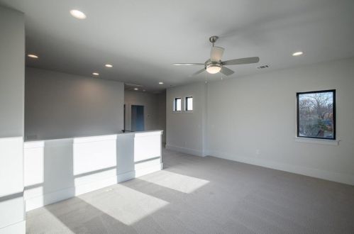 2011 Belford Dr, Austin TX 78757-8207 exterior