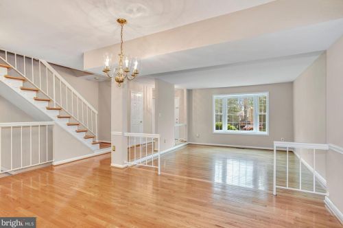 11533 Pine Cone Ct, Herndon, VA 20191-2239