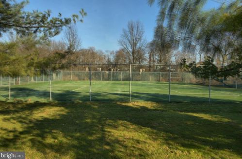 25 Jasmine Ct, Trenton NJ 08648-4808 exterior