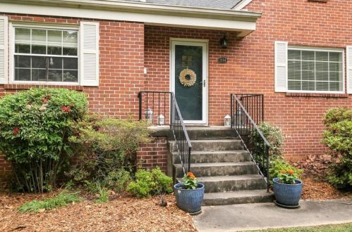 1258 Cumberland Rd, Atlanta GA  30306-2212 exterior