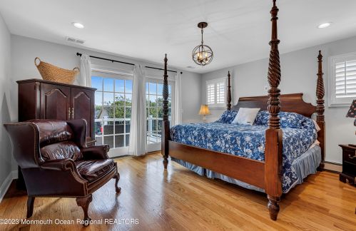 302 Trenton Ave, Point Pleasant Beach NJ 08742-2529 exterior