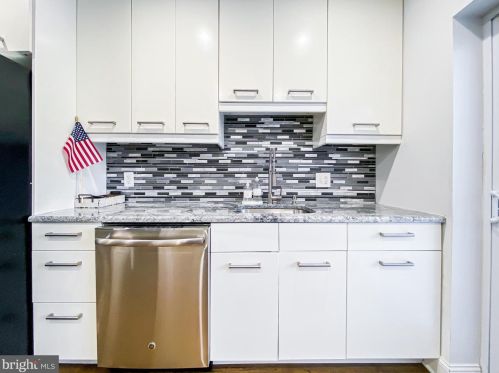 1237 Mascher St, Philadelphia PA 19140-4624 exterior