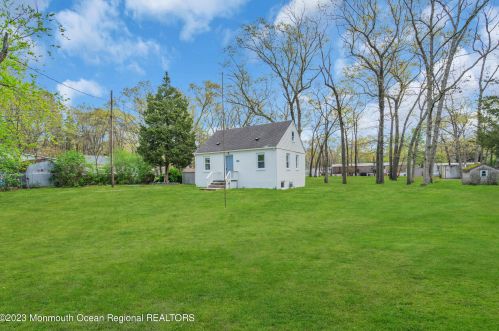 631 Maria St, Jackson Twp NJ  08527-5285 exterior