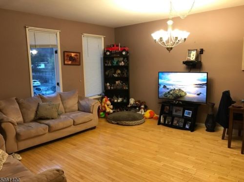 78 Blackwell St, Dover NJ 07801-4075 exterior