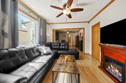 11154 Whipple St, Chicago IL 60655-2328 exterior