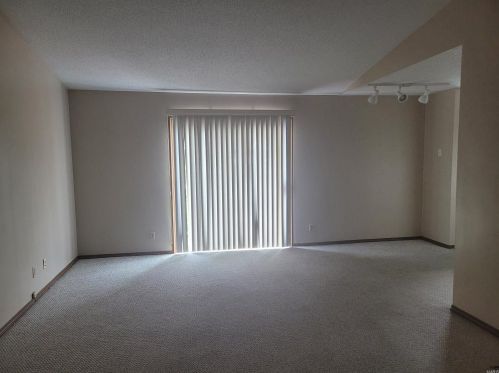 402 Huckleberry Heights Dr, Withers Mill, MO 63401-5668