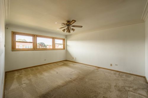 8159 Sacramento, Chicago IL 60655-2302 exterior