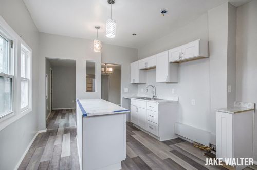 506 Dickinson St, Grand Rapids MI 49507-2605 exterior