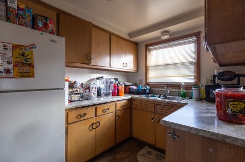 4914 50th St, Milwaukee, WI 53218-4355