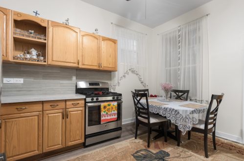 2513 Walton St, Chicago IL 60622-4510 exterior