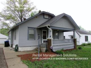 945 Webster Ave, Topeka KS  66606-1858 exterior