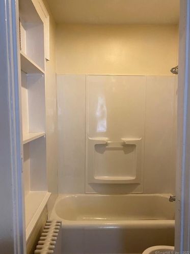 20 South St, New Britain, CT 06051-3525