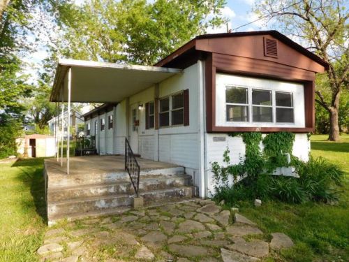 3 Rhodes St, Doss, MO 65560-1526