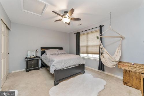 1900 Mayflower Dr, Quakertown PA  18951-2674 exterior