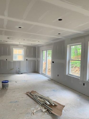 53 Marian Ave, Poughkeepsie, NY 12601-5016