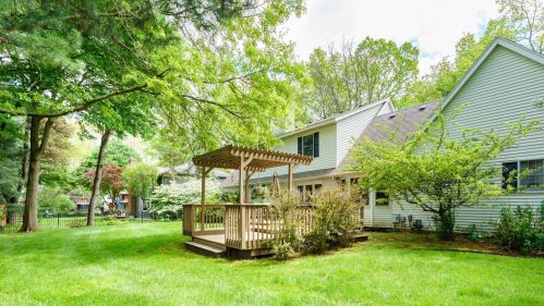 3020 Kalarama Ave, Kalamazoo MI 49024-2383 exterior