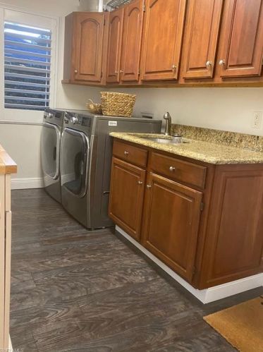 660 Cypress Way, Naples FL 34110-1112 exterior