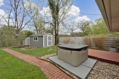 2608 Dunbarton Dr, Austin TX 78723-2233 exterior