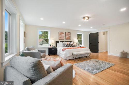 102 Ritchie Ave, Silver Spring MD  20910-5112 exterior