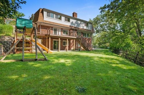 309 Highland Pne Ct, Pittsburgh PA 15237-2019 exterior