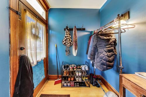 3831 Central Park Ave, Chicago IL 60618-4102 exterior