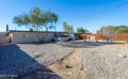 7925 Beverly St, Tucson AZ 85710-5803 exterior