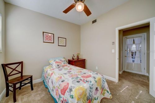 825 Riv Dr, Tampa FL 33617-7864 exterior