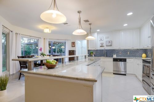 9515 Maverick Pt, San Antonio TX 78240-4049 exterior