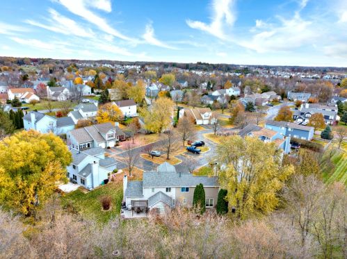 2319 Aspen Dr, Bull Valley IL 60098-6906 exterior