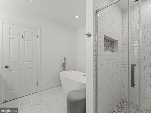 207 Glendale Ave, Alexandria VA 22301-2452 exterior