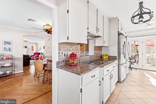 2550 Hillside Dr, Huntingtown, MD 20639-9409