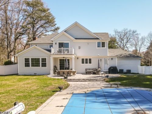 3 Marion Ln, Scotch Plains NJ 07076-2924 exterior