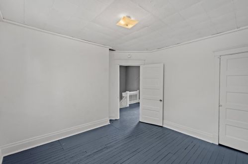 7706 Cannon St, Pittsburgh PA  15218-2109 exterior