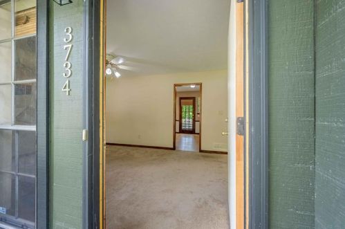 3734 Tree Bark Ln, Lithonia, GA 30039-4321