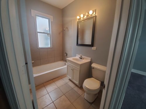 1229 74th St, Chicago IL 60636-3831 exterior