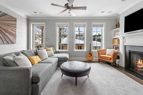 2111 Grace St, Chicago IL 60618-4901 exterior