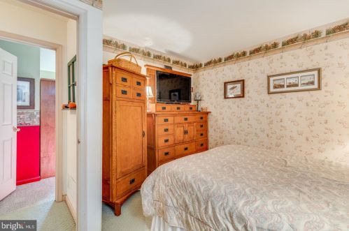 8349 Wessex Dr, Camden NJ 08109-3529 exterior