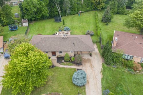 1387 Meadowlane Dr, Grand Rapids MI 49508-4655 exterior