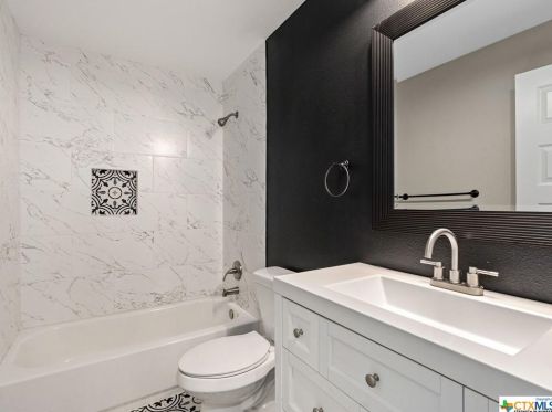 141 Lakeview, Spring Branch TX 78070-5398 exterior