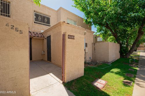 4265 67th Dr, Phoenix AZ  85033-8247 exterior